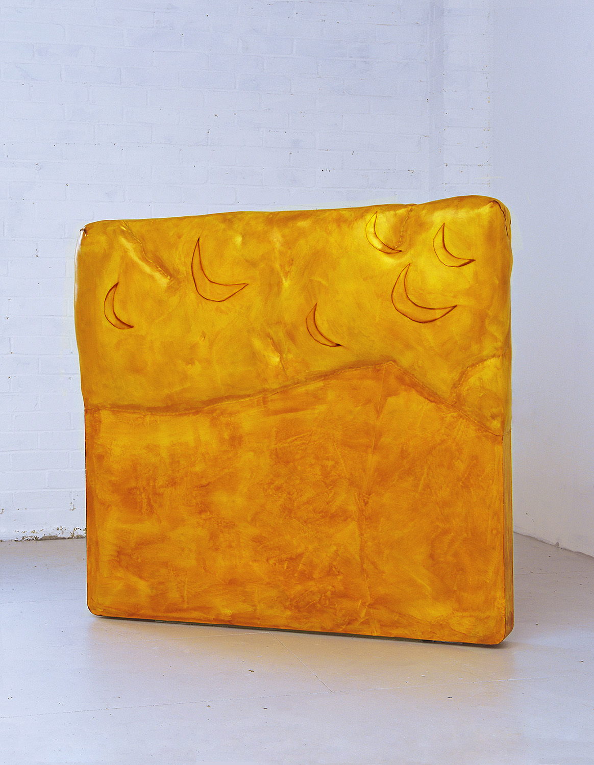 Poupak Sarah Shoughi, Moon bed (2018)